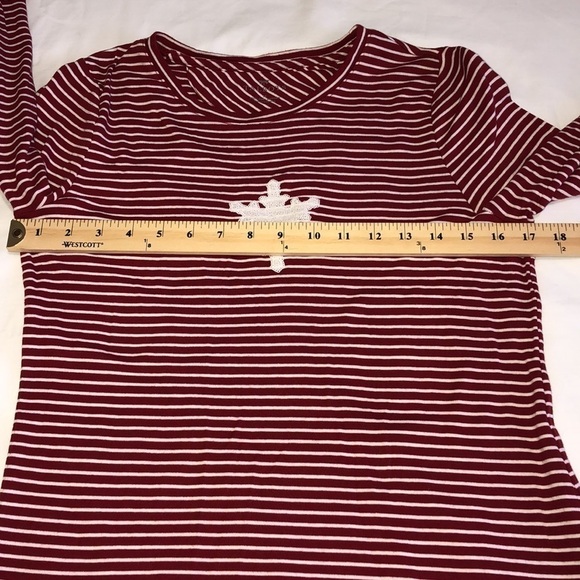 Talbots Pima Cotton Christmas Snowflake Red Striped White Top M Long Sleeve - Picture 5 of 7